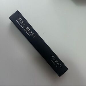 Farmasi Full Blast in Elegant Black